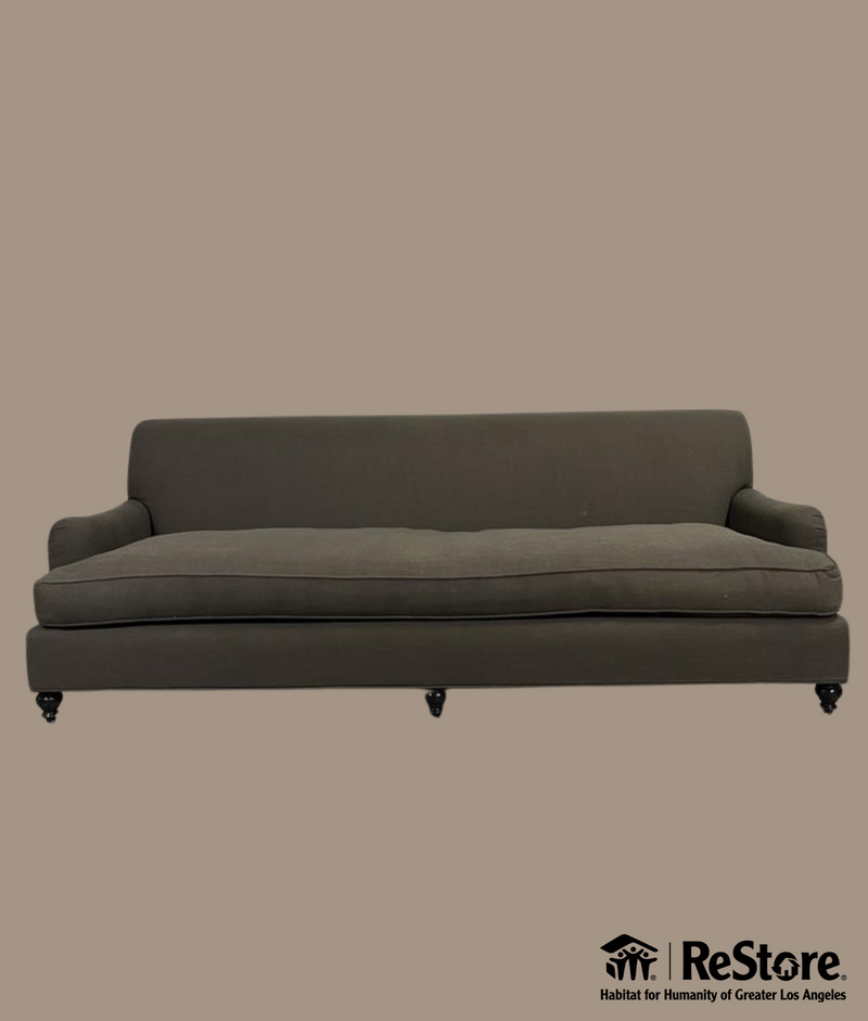 Traditional Inspired 90" Sofa