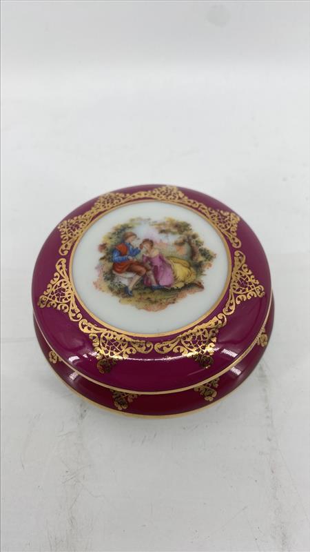 Renaissance Romance - Porcelain Trinket Box